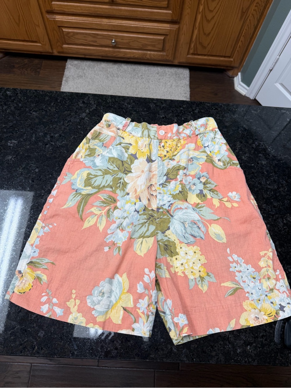 Vintage linen Cambridge Dry Goods Coral Floral zip elastic back Shorts